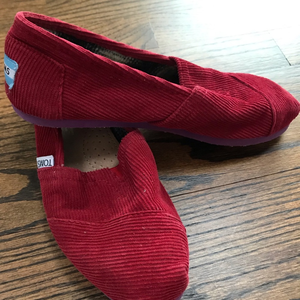 Tom's red corderoy flats